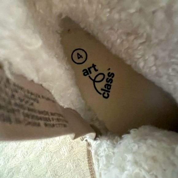 Boots size 6.5 - Picture 2 of 2